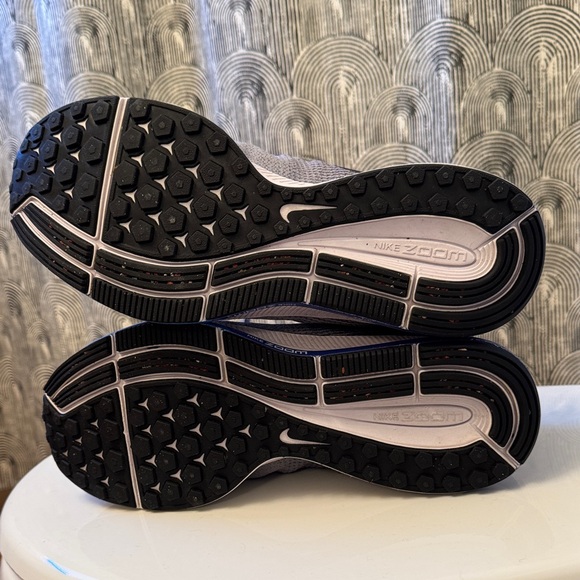 Nike Men’s Zoom Running Shoes - Picture 2 of 4